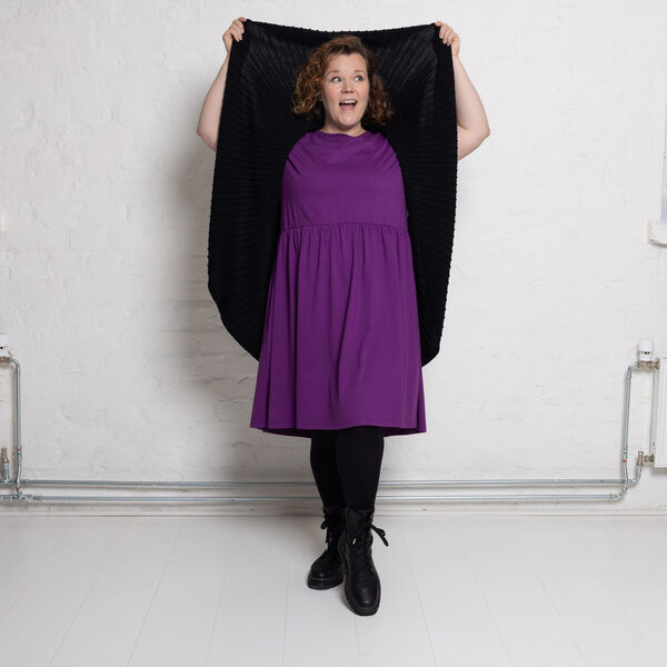 VEKKI neuleliivi, pitkä MUSTA